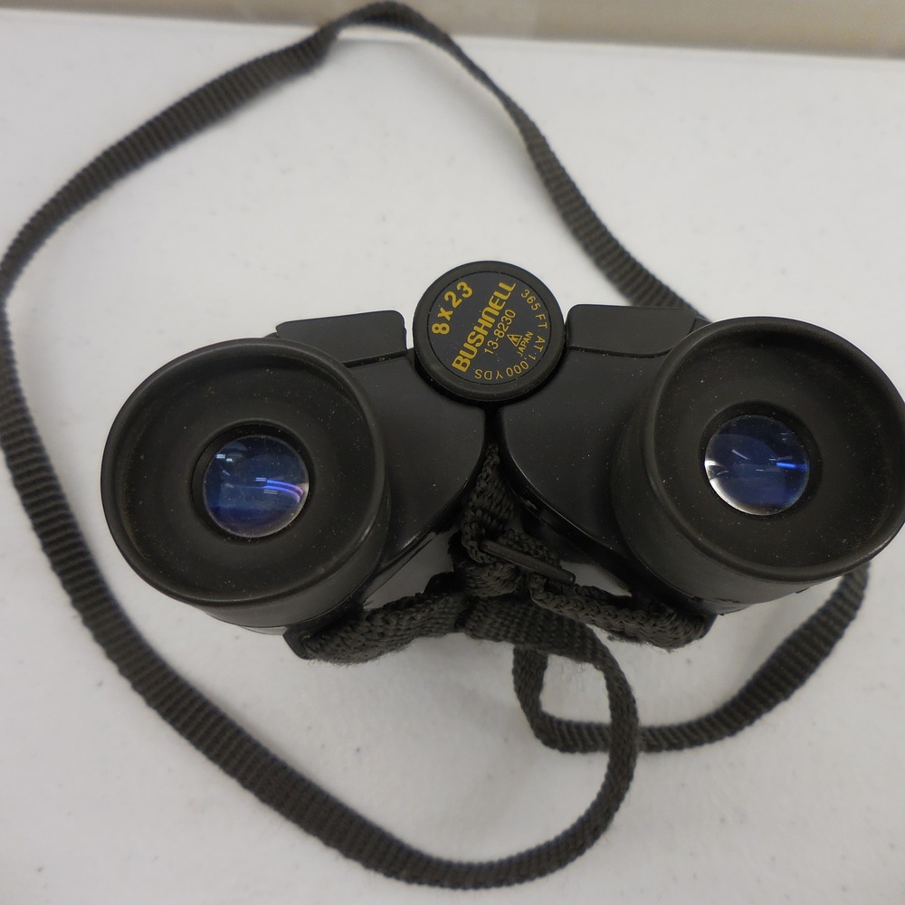 Bushnell 8x23 Compact Binoculars Black 13-8230 with Case 365FT at 1000YDS - Picture 2 of 8